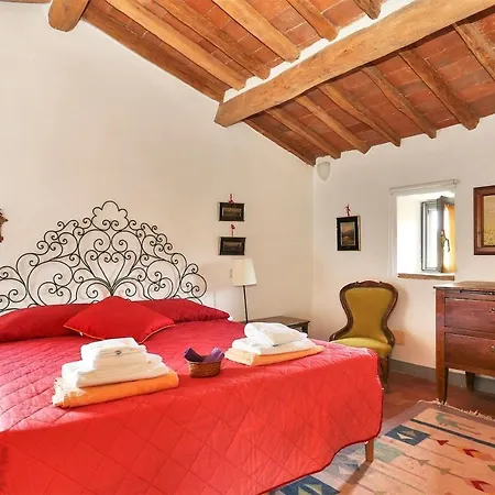 Podere Mosciano بيت للعطل